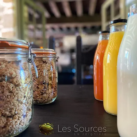 Les Sources Bed & Breakfast 3*